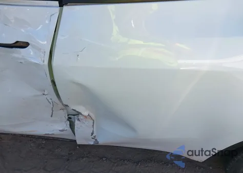 2021 Tesla Model Y Long Range Dual Motor All-Wheel Drive z USA, uszkodzony, nr VIN 5YJYGDEE6MF072841